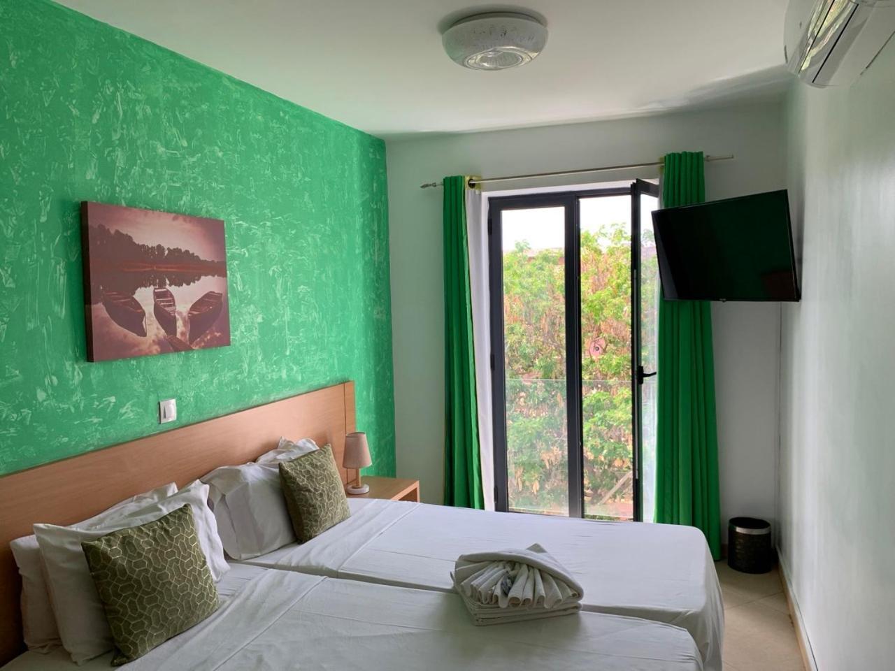 Deluxe Aparthotel Praia Ngoại thất bức ảnh